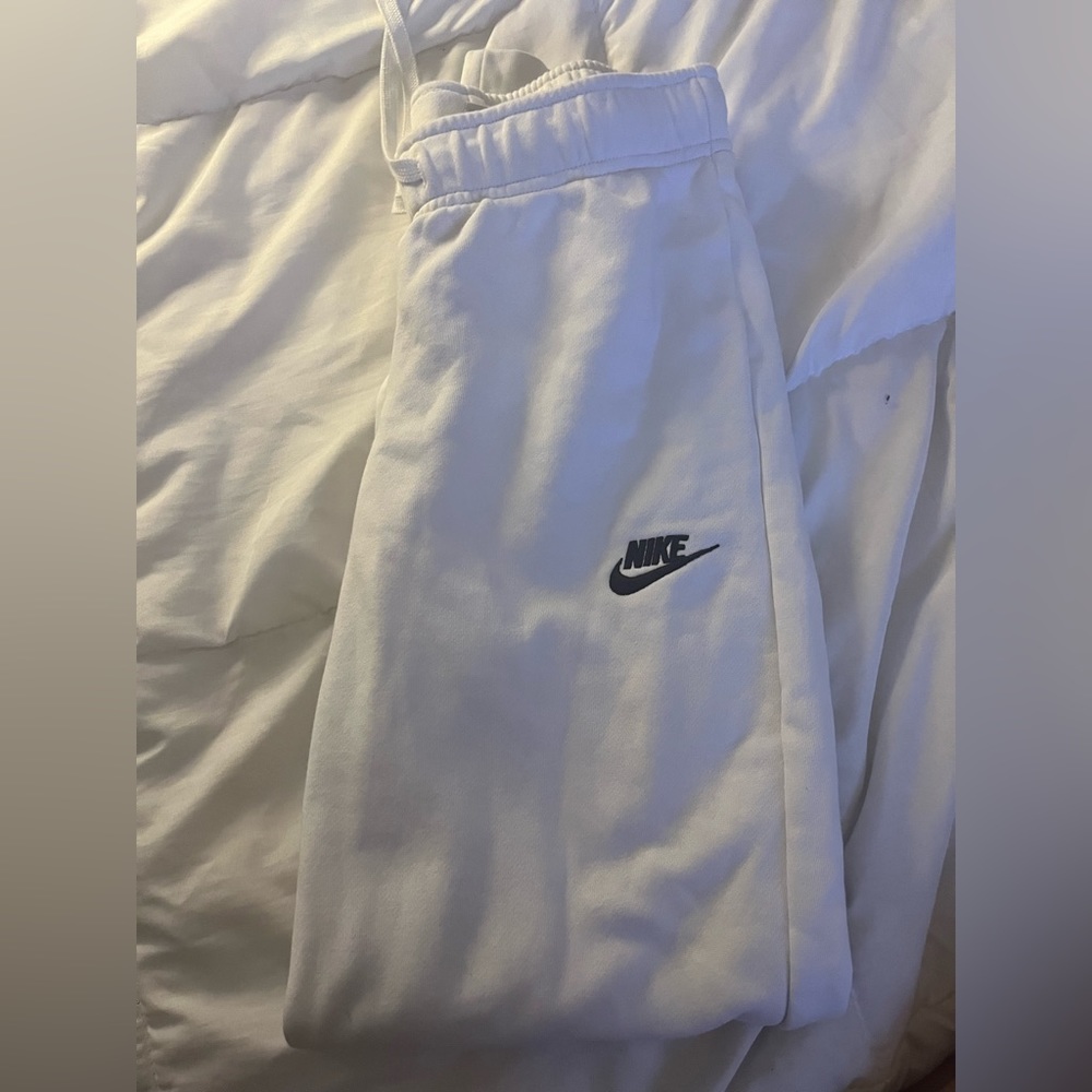 NEVER WORN white womens nike sweats/joggers